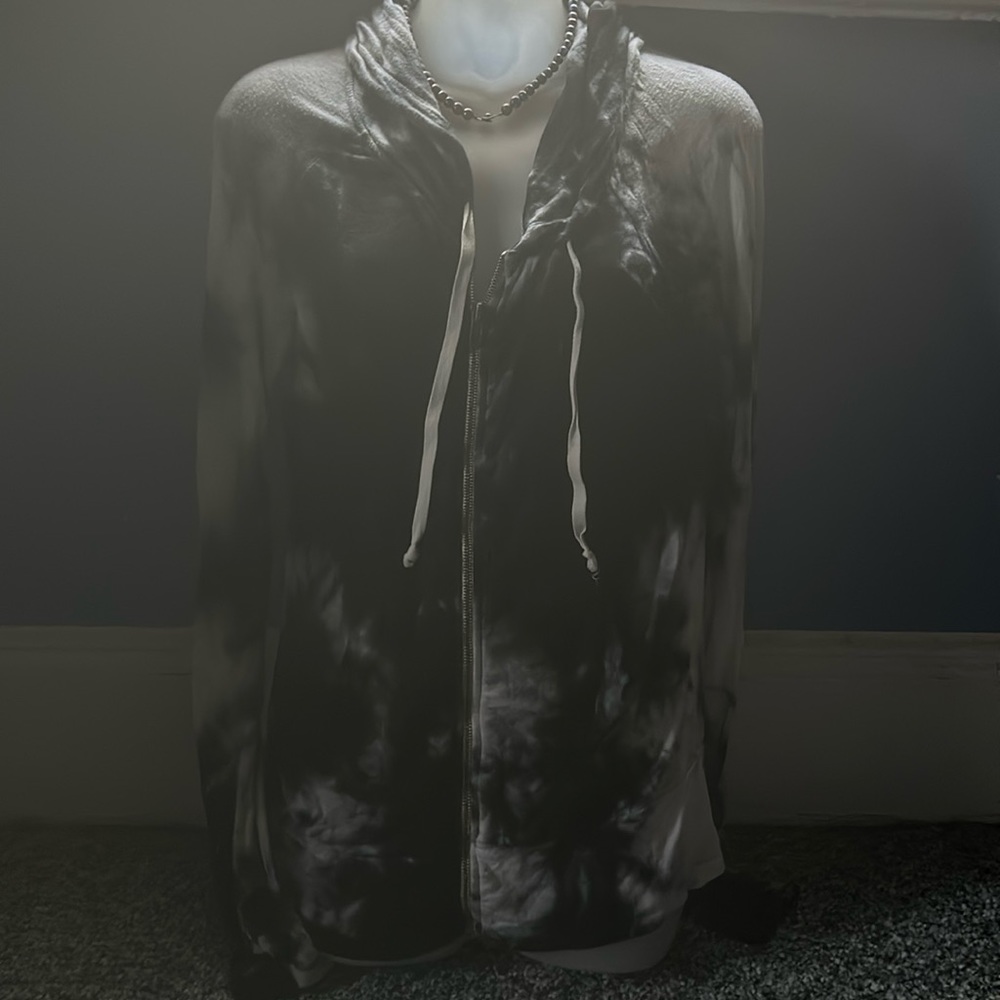 REDUCED!!Woman’s hoody tie dye  zipper blouse